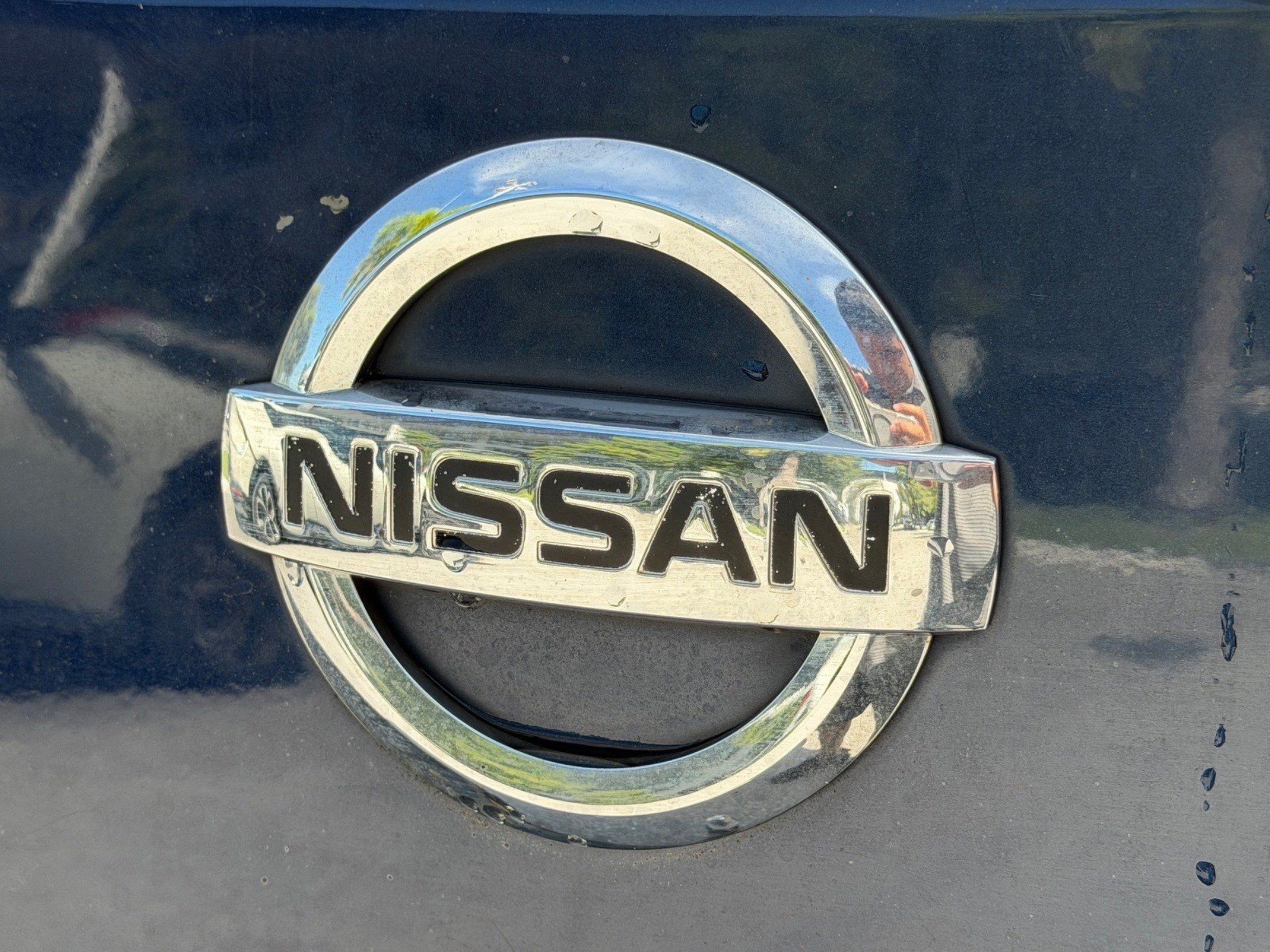 Used 2010 Nissan Armada Titanium w/ DVD Entertainment Pkg RWD image 23
