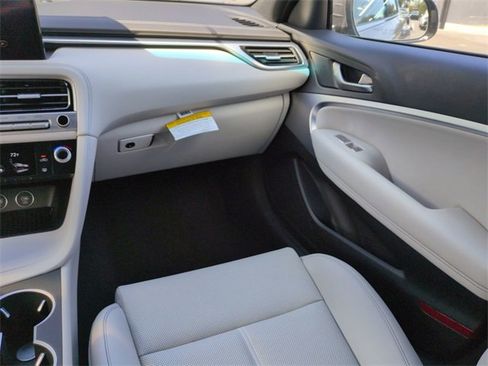 Certified 2025 Genesis G70 2.5T image 15
