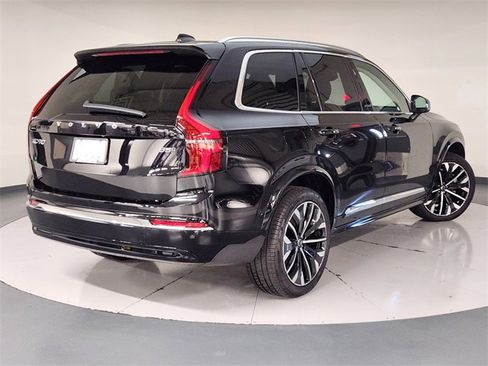 Used 2025 Volvo XC90 B5 Plus image 2
