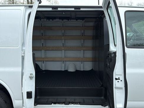 Used 2024 Chevrolet Express 2500 w/ Driver Convenience Package RWD image 23