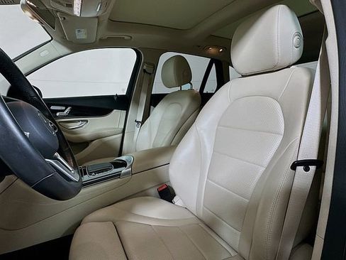 Used 2020 Mercedes-Benz GLC 300 4MATIC image 11