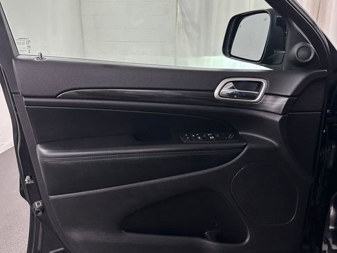 Used 2019 Jeep Grand Cherokee Altitude image 8