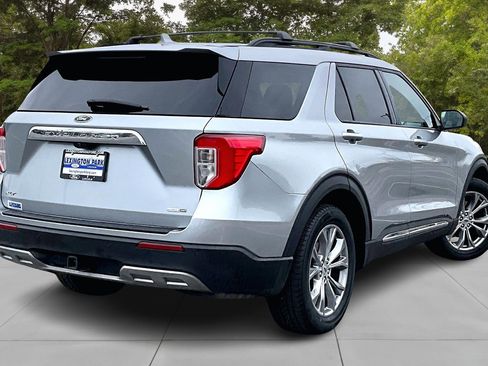 Certified 2020 Ford Explorer XLT w/ Equipment Group 202A image 5