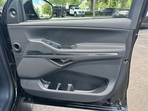 New 2026 Lincoln Navigator Premiere AWD/4WD image 15