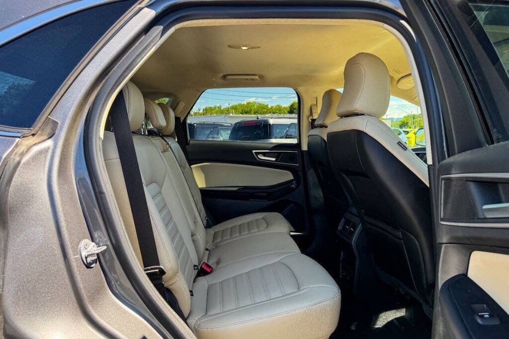 Used 2022 Ford Edge SEL w/ Convenience Package AWD/4WD image 11