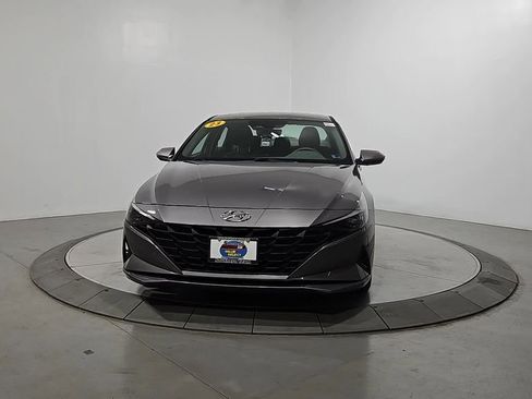 Used 2023 Hyundai Elantra SEL w/ Cargo Package FWD image 9