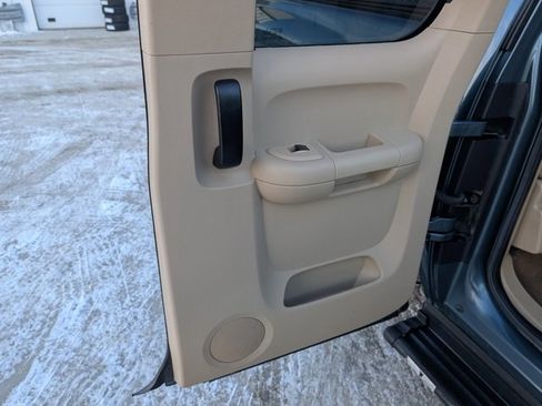 Used 2009 Chevrolet Silverado 1500 LTZ w/ Suspension Package, Off-Road image 24