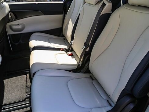 New 2026 Kia Carnival SX w/ SX Dark Edition Package image 17