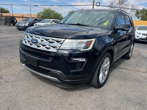 Used 2018 Ford Explorer XLT w/ Equipment Group 202A FWD image 11