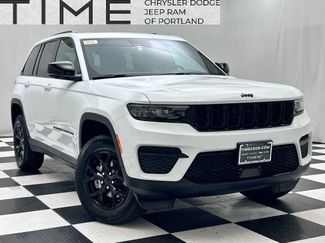 New 2025 Jeep Grand Cherokee Altitude video 1