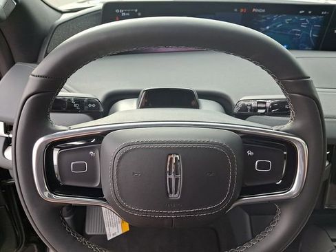 New 2026 Lincoln Navigator L Reserve w/ Jet Appearance Package AWD/4WD image 9