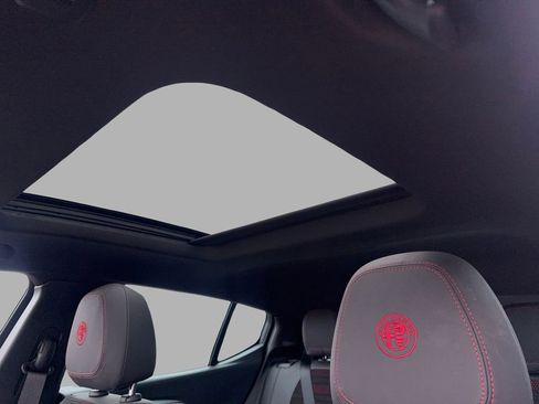 Used 2024 Alfa Romeo Tonale Veloce image 23