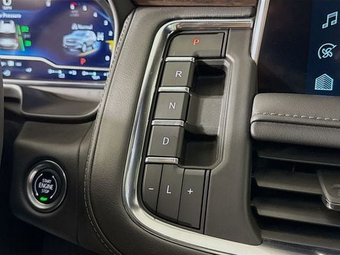 Used 2024 Chevrolet Suburban High Country w/ Advanced Technology Package image 20