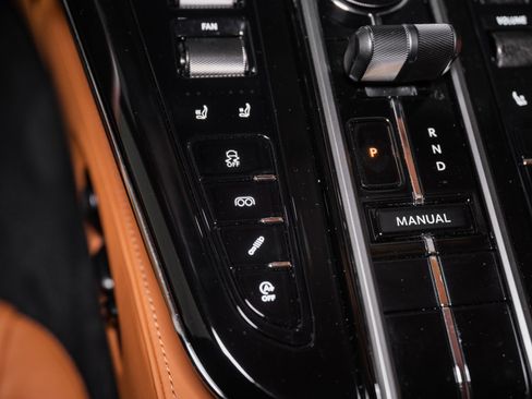 New 2026 Aston Martin V8 Vantage S image 29