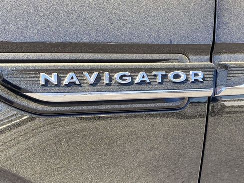 Used 2022 Lincoln Navigator Black Label image 13