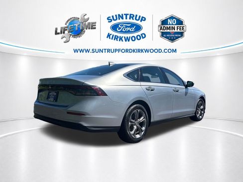 Used 2024 Honda Accord EX image 3