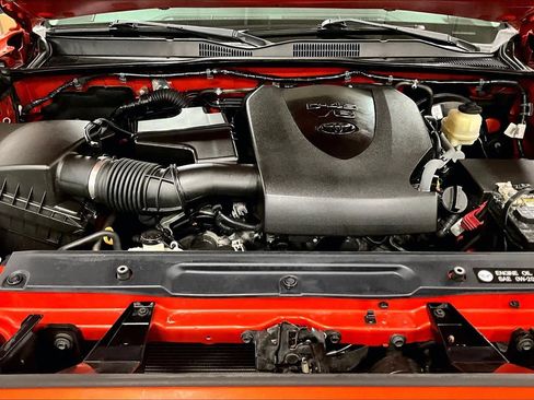 Used 2018 Toyota Tacoma SR5 image 29