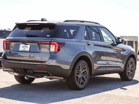 Certified 2025 Ford Explorer ST-Line w/ ST-Line Street Pack AWD/4WD image 4