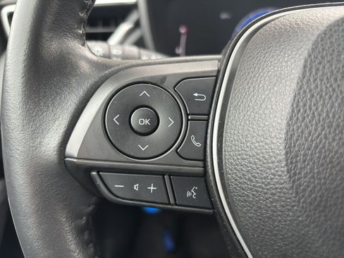 Used 2023 Toyota Corolla Cross XLE w/ Convenience Package image 12