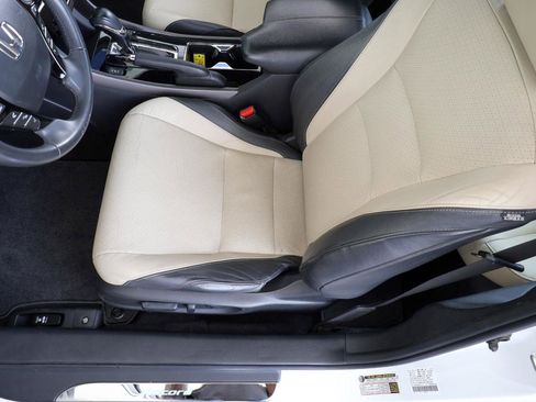 Used 2016 Honda Accord Touring image 39