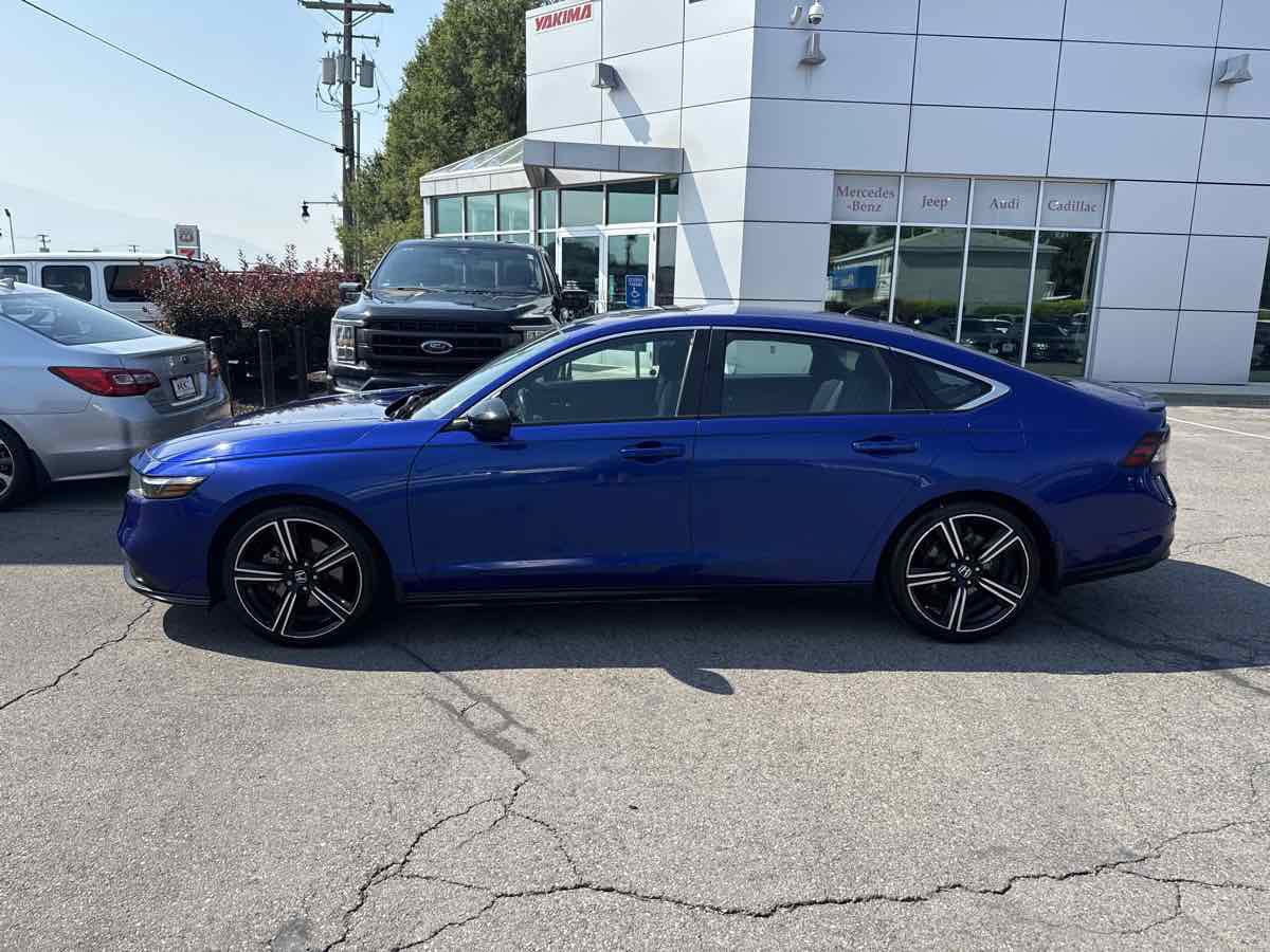Used 2023 Honda Accord Sport image 9