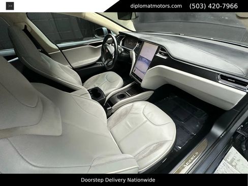 Used 2013 Tesla Model S Performance image 18