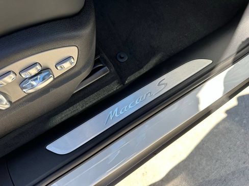Used 2026 Porsche Macan S AWD/4WD image 41