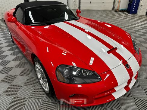 Used 2004 Dodge Viper SRT-10 image 10