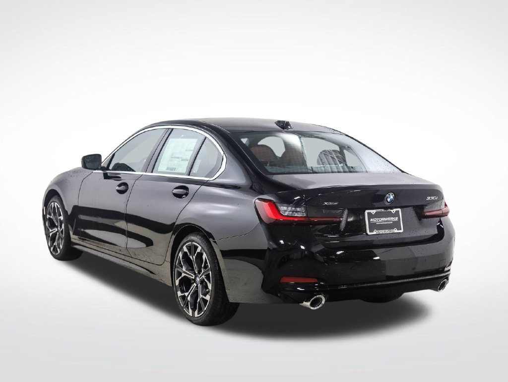 Used 2026 BMW 330i xDrive Sedan w/ Convenience Package AWD/4WD image 3