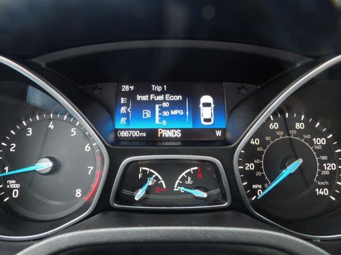 Used 2015 Ford Focus SE w/ SE Sport Package image 13