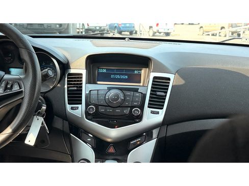 Used 2015 Chevrolet Cruze LT FWD image 16