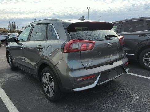 Used 2018 Kia Niro LX image 7