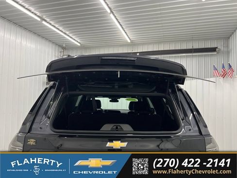 Used 2026 Chevrolet Suburban LT w/ Comfort Package AWD/4WD image 23
