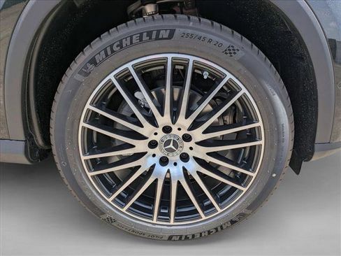 Certified 2025 Mercedes-Benz GLC 300 image 10