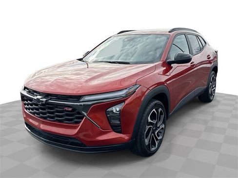 Used 2024 Chevrolet Trax RS w/ Driver Confidence Package image 1