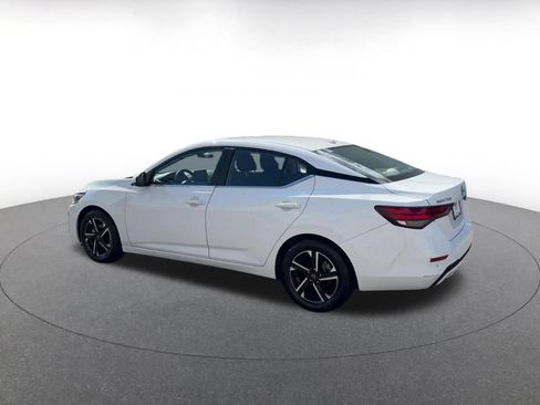 Used 2025 Nissan Sentra SV FWD image 10
