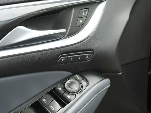 Used 2024 Buick Enclave Premium AWD/4WD image 29