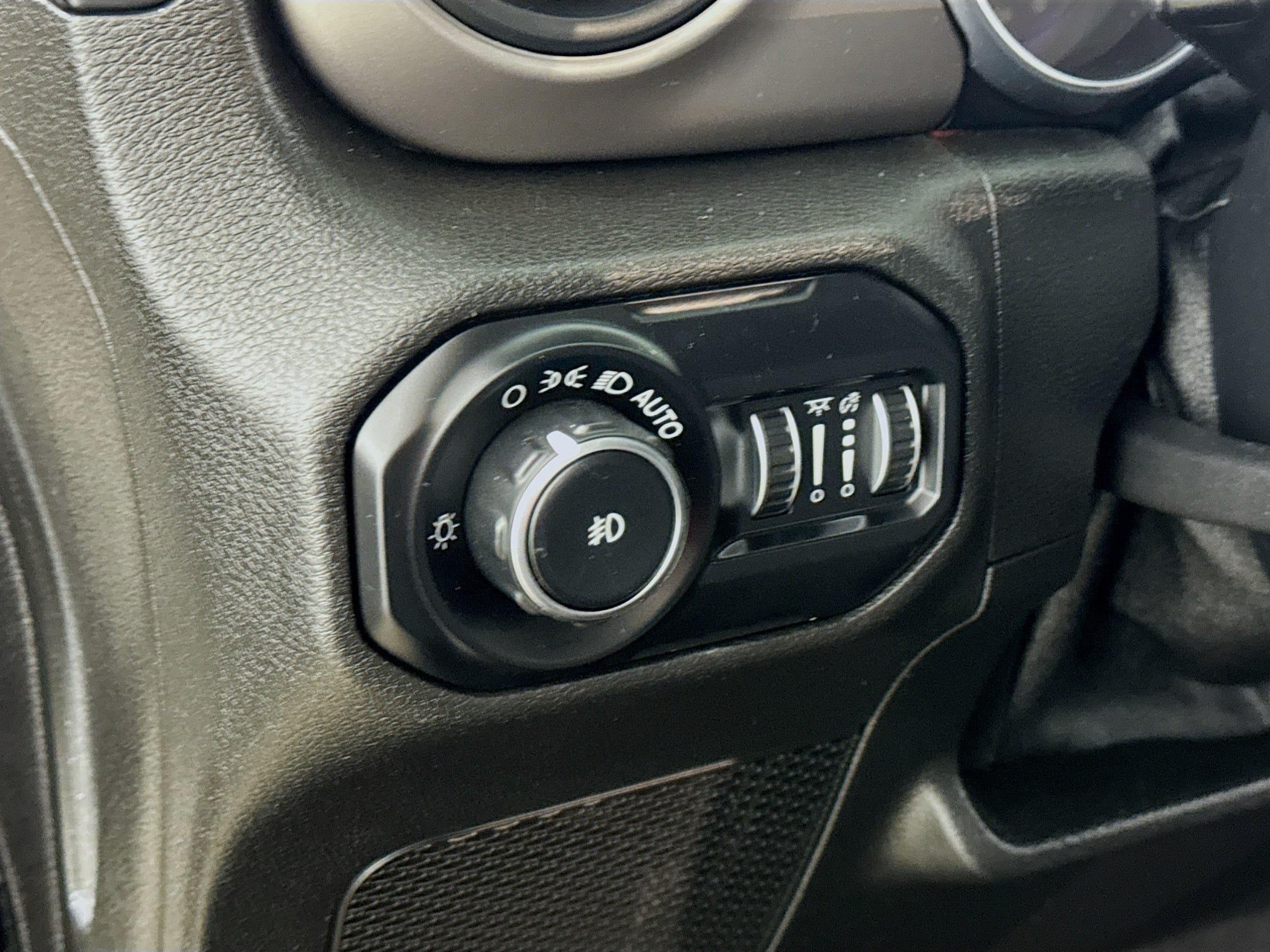 Used 2020 Jeep Wrangler Unlimited Sport S AWD/4WD image 3