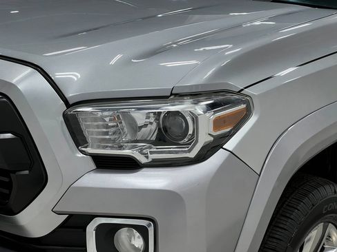 Used 2017 Toyota Tacoma Limited w/ Tow Package AWD/4WD image 36
