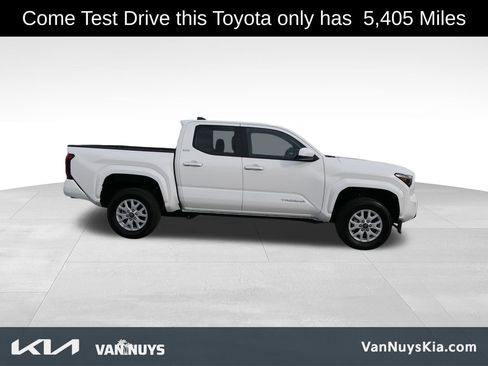 Used 2025 Toyota Tacoma SR5 image 2