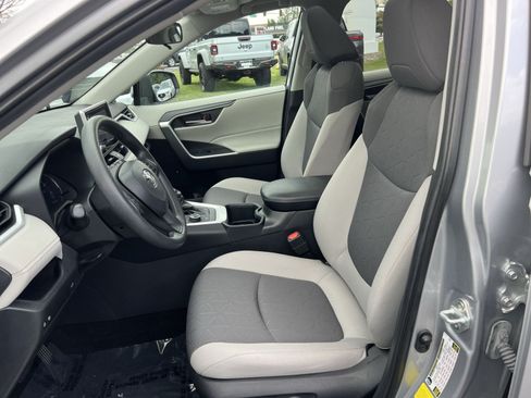 Used 2024 Toyota RAV4 XLE w/ Convenience Package AWD/4WD image 13
