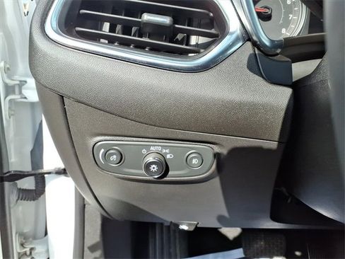 Certified 2024 Chevrolet Equinox Premier image 13