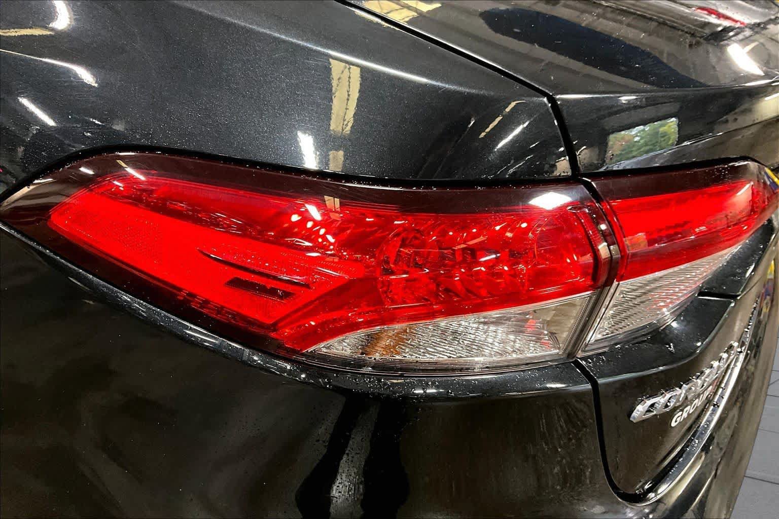 Used 2021 Toyota Corolla LE w/ Carpet Mat Package (TMS) FWD image 26