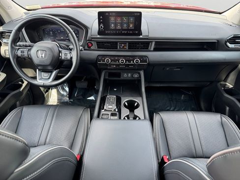 Used 2025 Honda Pilot Elite image 15