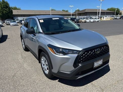 Used 2022 Toyota Corolla Cross L AWD/4WD image 3