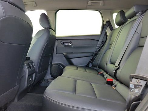 New 2025 Nissan Rogue SL image 28