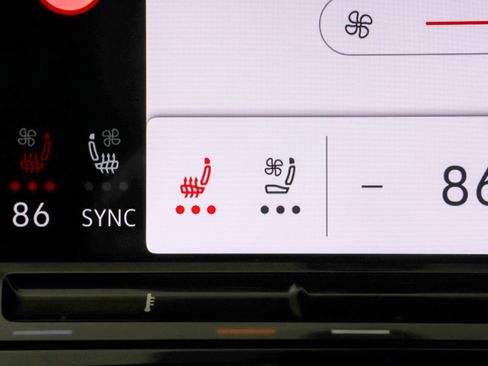 Used 2024 Volkswagen Atlas SEL Premium R-Line image 11