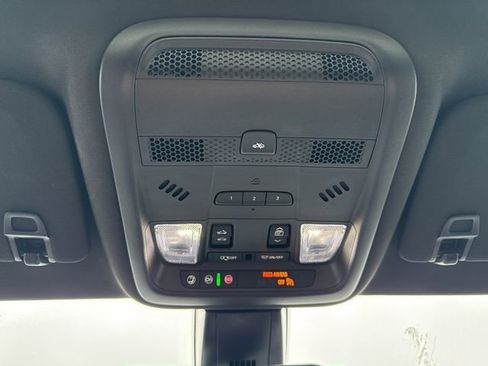 Used 2024 Cadillac XT6 Sport image 36