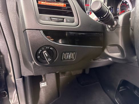 Used 2016 Dodge Grand Caravan SXT FWD image 11