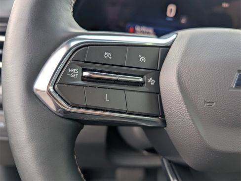 Used 2024 Chevrolet Traverse LT image 13